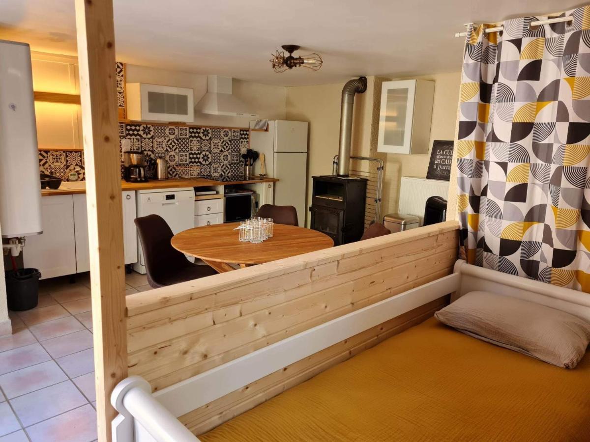 Le Domaine De La Claire Fontaine Gites -Chambres D'Hotes Montvalent Esterno foto