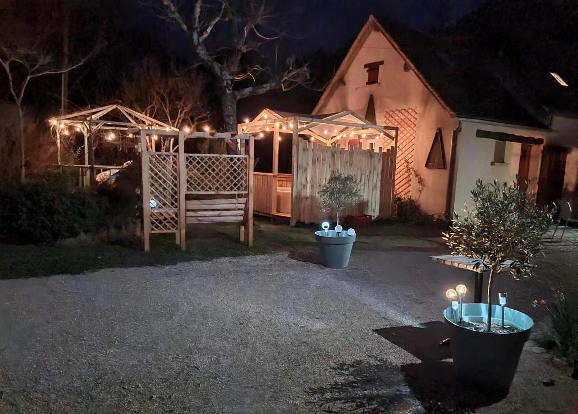 Le Domaine De La Claire Fontaine Gites -Chambres D'Hotes Montvalent Esterno foto