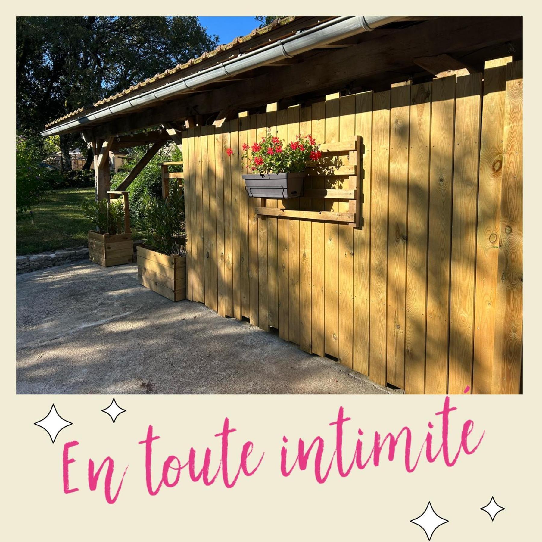 Le Domaine De La Claire Fontaine Gites -Chambres D'Hotes Montvalent Esterno foto